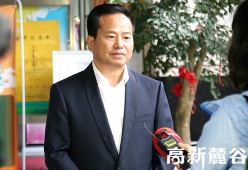 1.6月15日,中央、省、市主流媒体来到高新区,聚焦“长沙工业30条”落地。段欣妤 摄.JPG